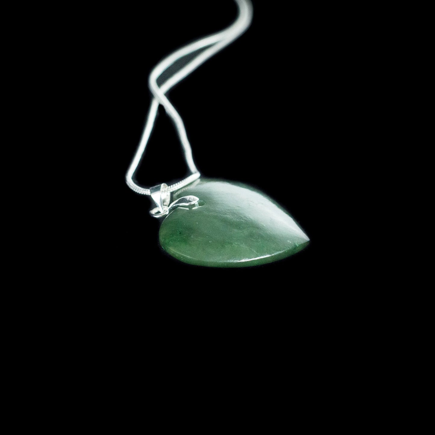 Ngākau Raukaraka Pounamu Pendant – Sterling Silver