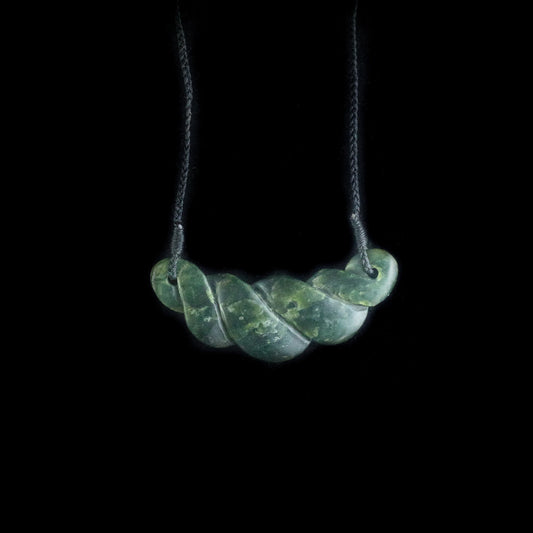 Kawakawa Pounamu Contemporary Pikorua Pendant