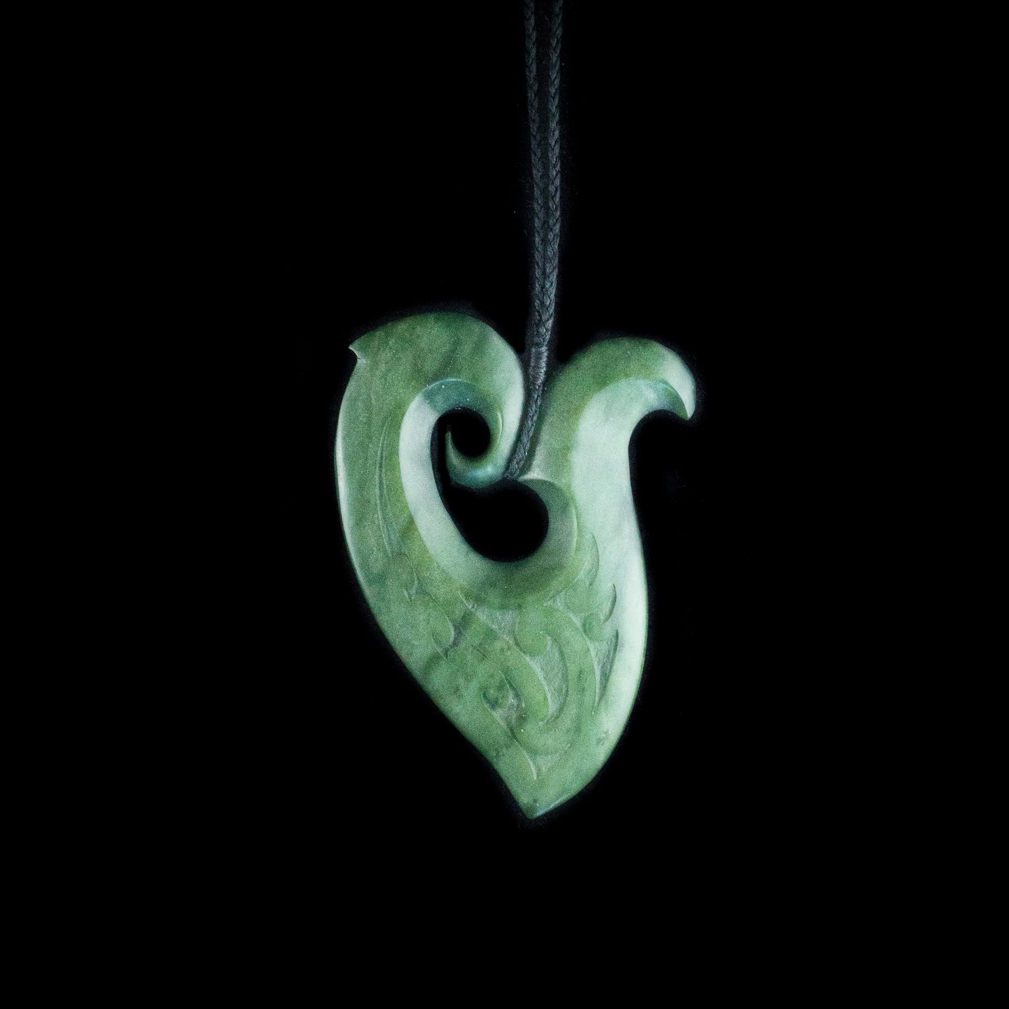 Hei Matau Pounamu Taonga – Large Carved Form