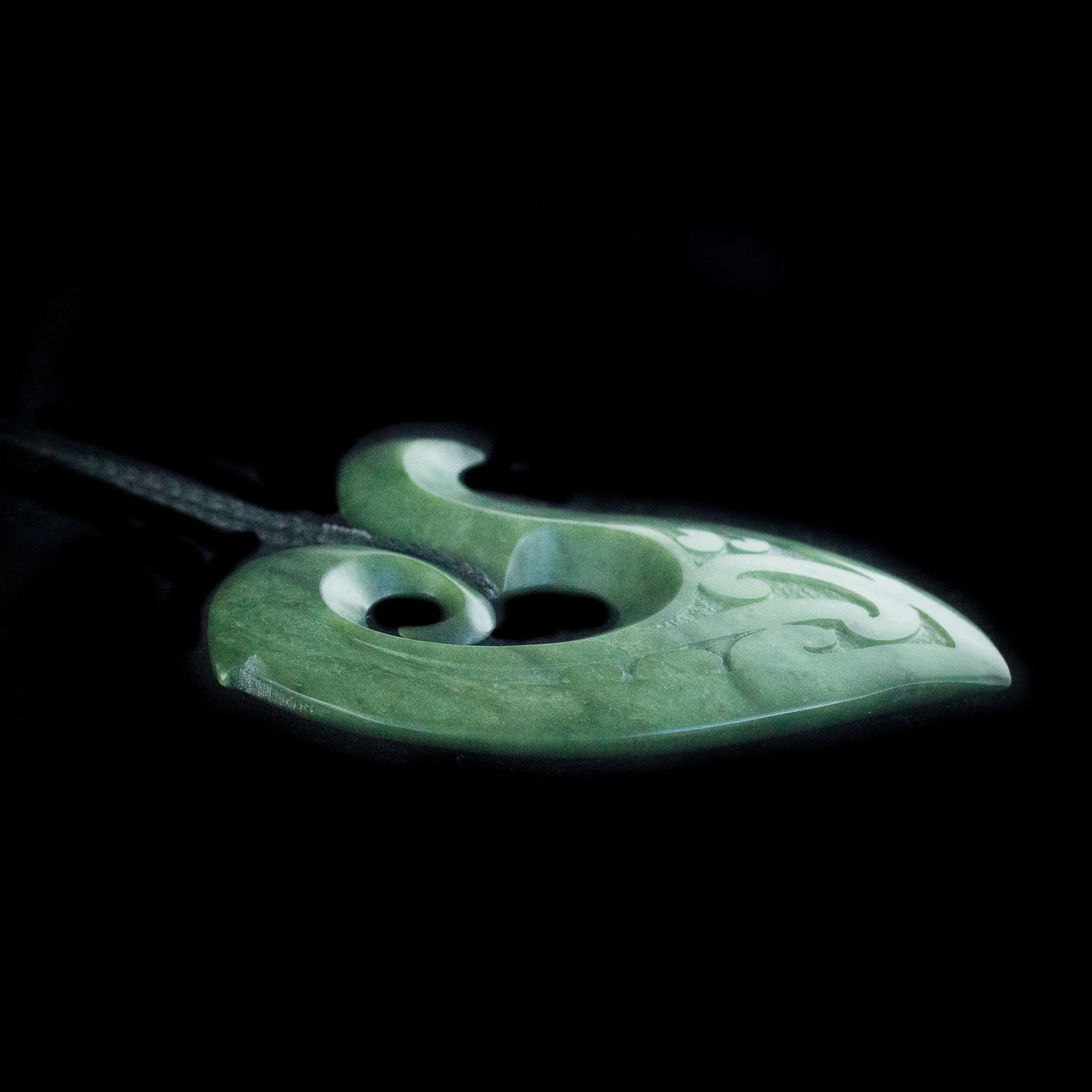 Hei Matau Pounamu Taonga – Large Carved Form